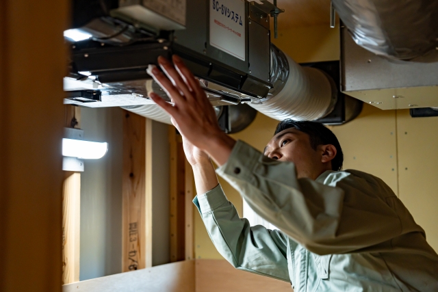 ビル給排気ダクト清掃の画像